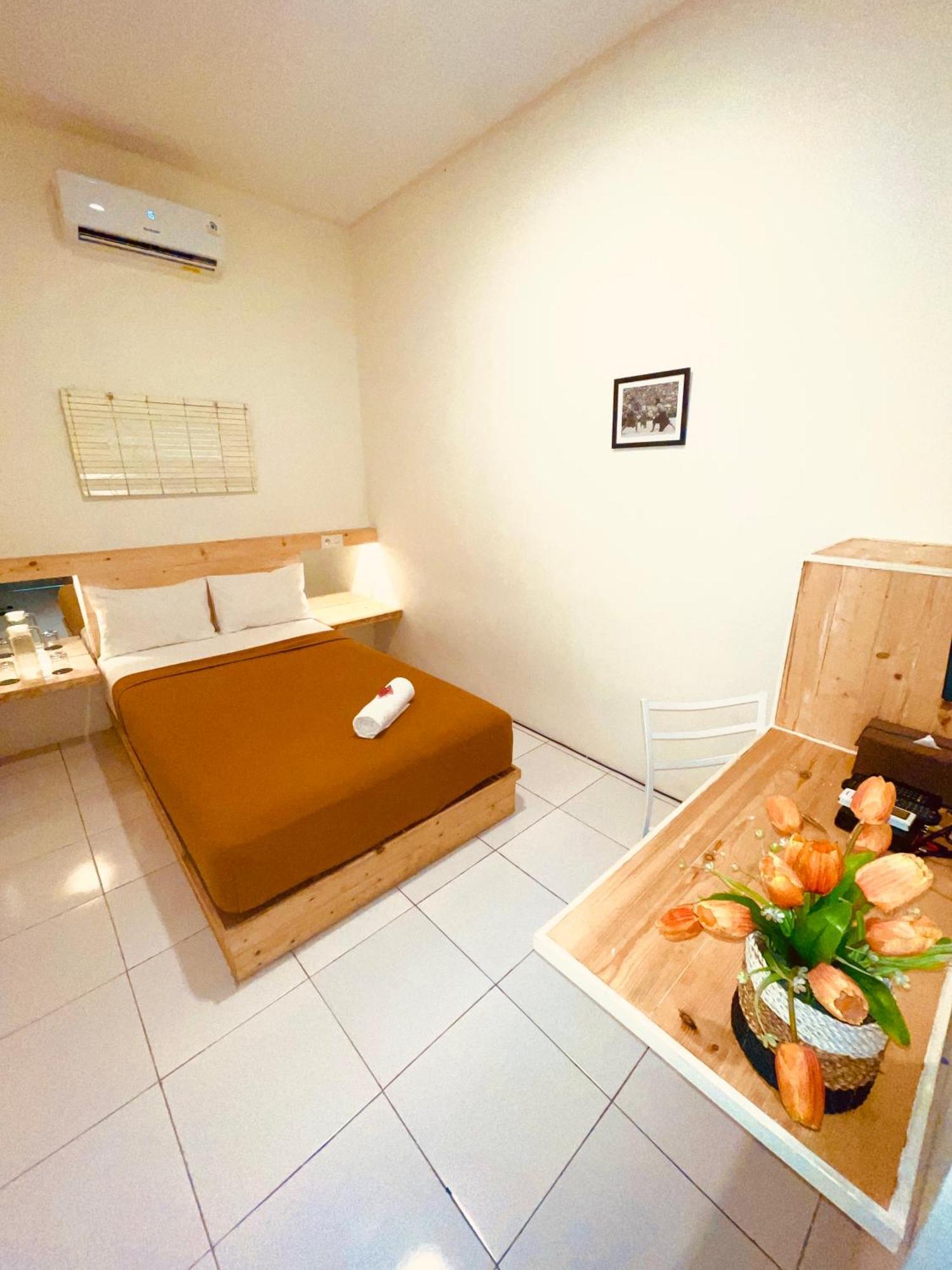 Tanawu Airport Hotel Lombok Praya Bagian luar foto