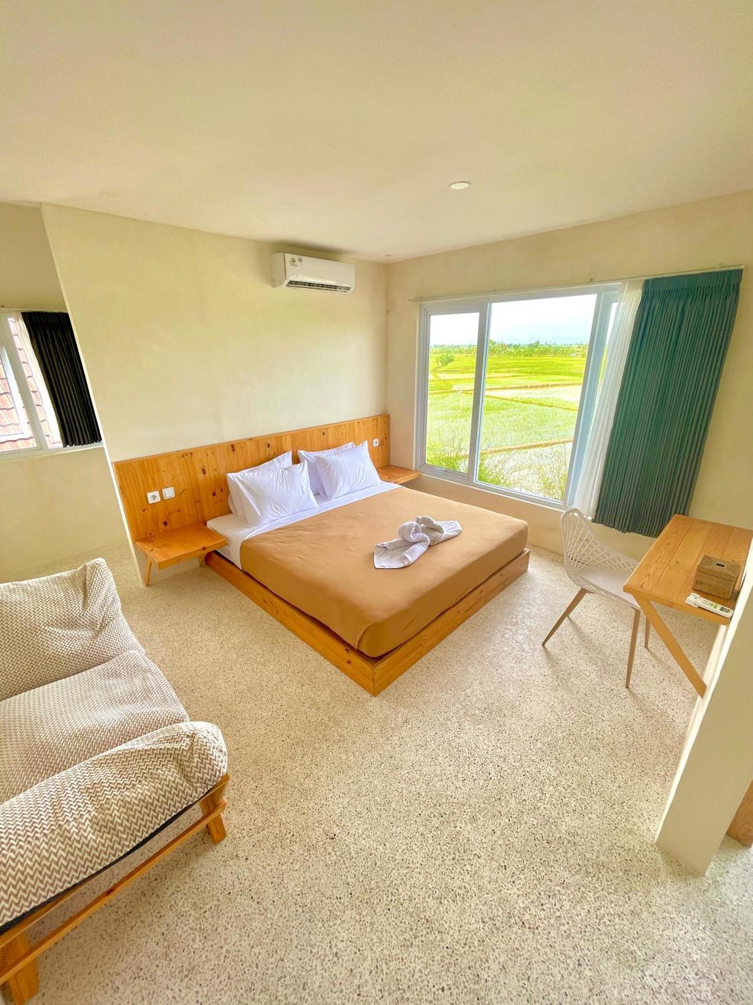 Tanawu Airport Hotel Lombok Praya Bagian luar foto